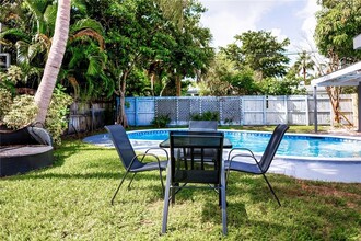 1649 NE 8th Ave in Fort Lauderdale, FL - Building Photo - Building Photo