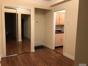 100-11 67th Rd-Unit -419 in Queens, NY - Building Photo - Building Photo