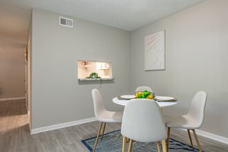 The Cobb Apartments-Townhomes in Austell, GA - Foto de edificio - Interior Photo
