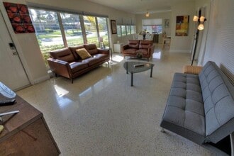 3201 NE 23rd St in Fort Lauderdale, FL - Foto de edificio - Building Photo