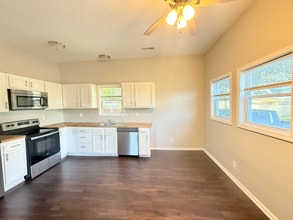 417 E 18th St in New Albany, IN - Foto de edificio - Building Photo