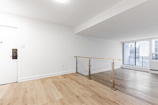 191 Sherbourne St in Toronto, ON - Building Photo