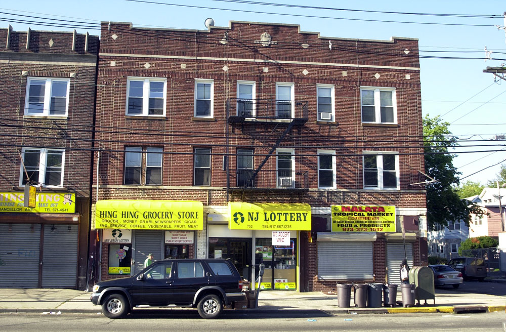 702-704 Chancellor Ave in Irvington, NJ - Building Photo