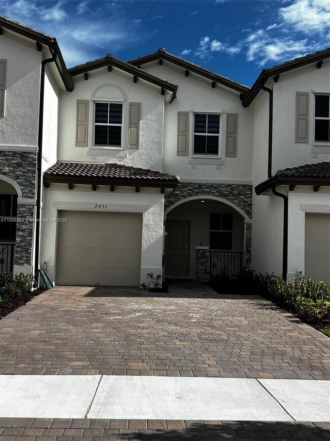 property at 2451 SE 28th St