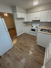 10682 E Holly Rd in Springfield Township, MI - Foto de edificio - Building Photo