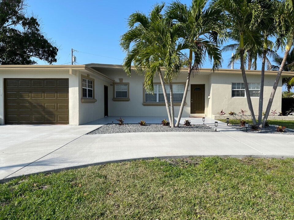 307 E Kalmia Dr in West Palm Beach, FL - Foto de edificio