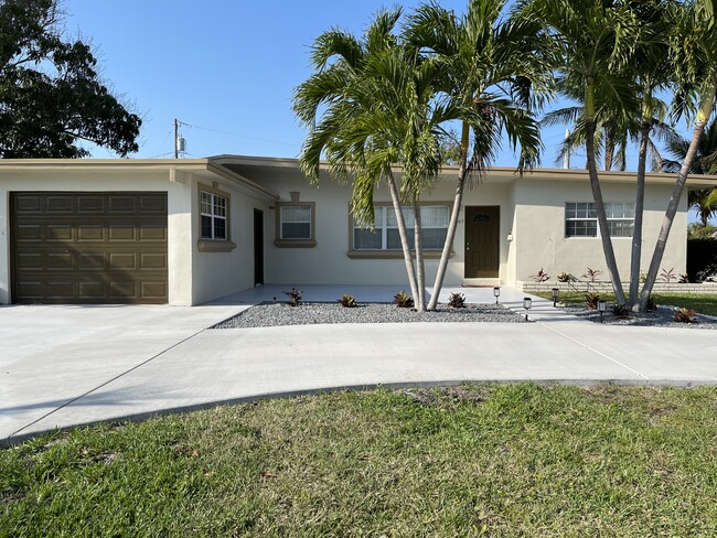 property at 307 E Kalmia Dr