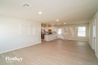 10703 Prusiner Dr in Converse, TX - Building Photo - Building Photo