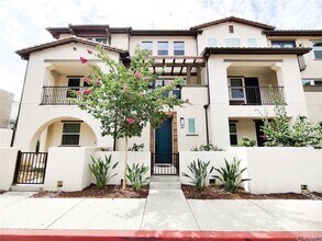 537 W Foothill Blvd in Glendora, CA - Building Photo - Building Photo