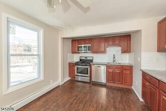 19 Main Rd in Montville, NJ - Building Photo - Building Photo