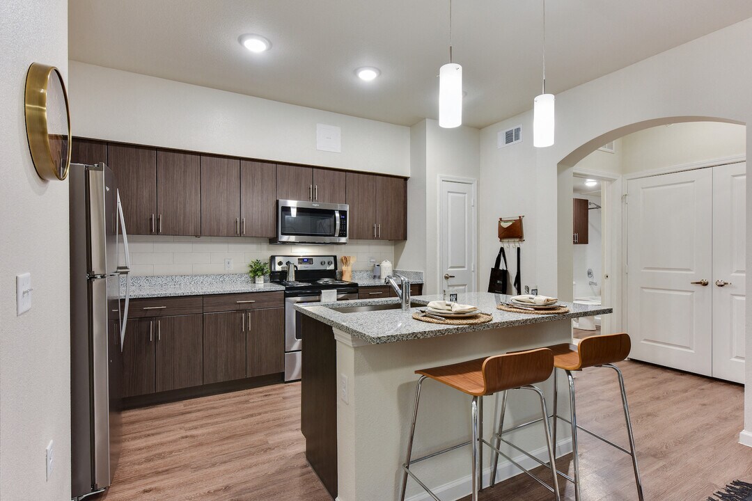 Eastridge in Del Valle, TX - Building Photo