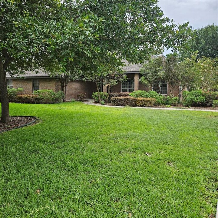 1439 Savannah Prairie in Seguin, TX - Building Photo