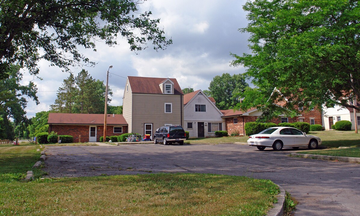 Yellow Springs Village Greene in Yellow Springs, OH - Building Photo