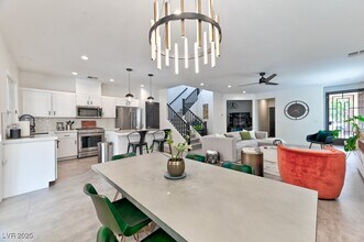 1041 Chestnut Chase St in Las Vegas, NV - Building Photo - Building Photo