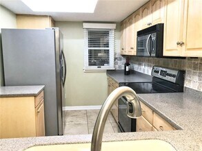 2523 Crowder Ln in Tampa, FL - Building Photo - Building Photo