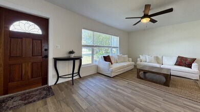 6660 Bay St in St Pete Beach, FL - Building Photo - Building Photo