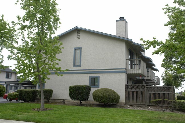 1761 Paseo Laguna Seco in Livermore, CA - Foto de edificio - Building Photo