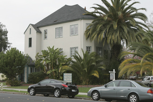 2900 Broadway in Redwood City, CA - Foto de edificio - Building Photo