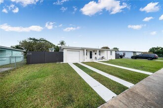 10731 SW 51st Dr in Miami, FL - Building Photo - Building Photo