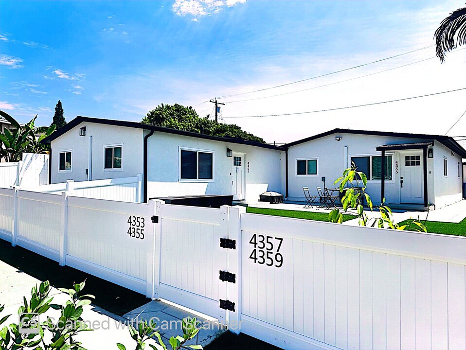 4355 Clairemont Mesa Blvd in San Diego, CA - Foto de edificio