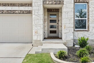 Room in House on Doodle Ln in Hutto, TX - Building Photo - Building Photo