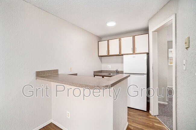6900 N Olive St in Gladstone, MO - Building Photo - Building Photo