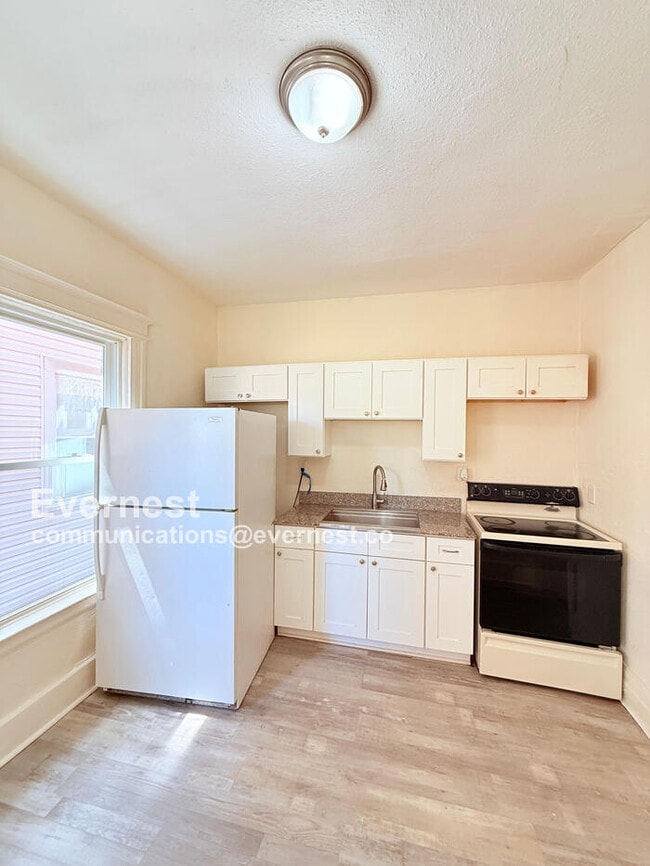 981 E Grand Blvd in Detroit, MI - Building Photo - Building Photo