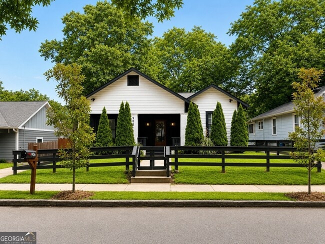 property at 906 Westmont Rd SW