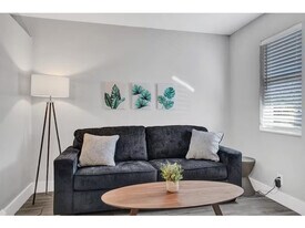 50 Davie Blvd, Unit SI FL1-ID1504064P in Fort Lauderdale, FL - Building Photo