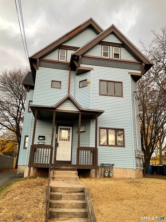 113 Fairview St in New Britain, CT - Building Photo