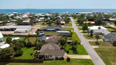 208 Narvaez St in Port St. Joe, FL - Building Photo - Building Photo