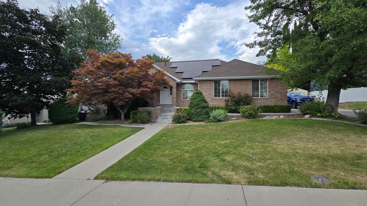 1117 E 200 S in Lindon, UT - Foto de edificio