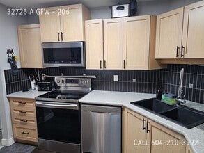 32725 A GFW in Abbotsford, BC - Building Photo - Building Photo
