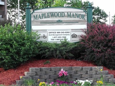 Maplewood Manor in West Branch, MI - Foto de edificio