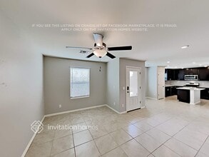 8019 W Agora Ln in Phoenix, AZ - Building Photo - Building Photo
