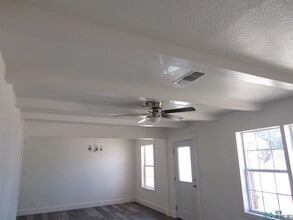 1111 W Chisum Ave in Artesia, NM - Building Photo - Building Photo