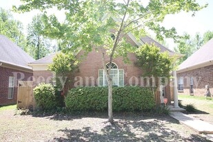 7063 Parkbrook Ln in Cordova, TN - Building Photo