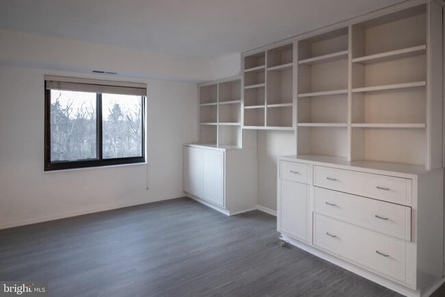 property at 205 Yoakum Pkwy