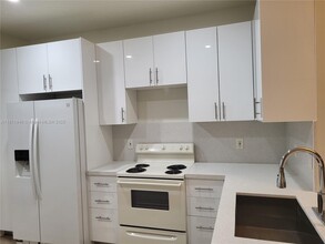 1990 Madeira Dr in Weston, FL - Building Photo - Building Photo