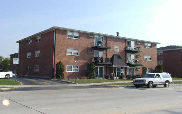 6724 107th St in Chicago Ridge, IL - Foto de edificio