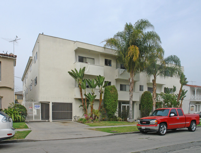 1041 S Corning St in Los Angeles, CA - Foto de edificio - Building Photo