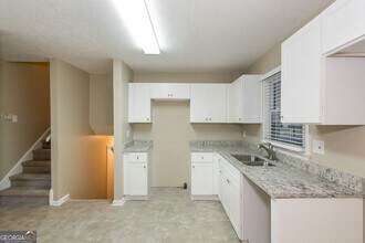 133 Burre Ln SW in Atlanta, GA - Building Photo - Building Photo