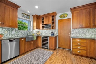 330 Calle de Arboles in Redondo Beach, CA - Building Photo - Building Photo