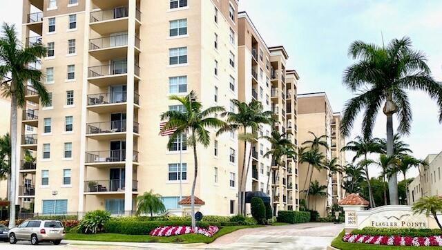 property at 1801 N Flagler Dr