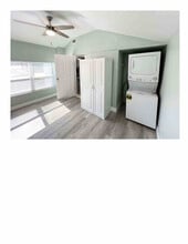 223 S Hillcrest Ave in Clearwater, FL - Foto de edificio - Building Photo