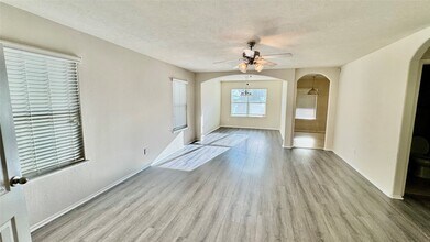 914 Crestmont Trail Dr in Missouri City, TX - Building Photo - Building Photo