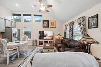 257 N Lynx Trail in Montgomery, TX - Foto de edificio - Building Photo