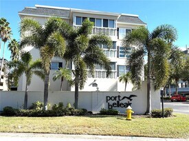 147 Bluff View Dr in Belleair Bluffs, FL - Building Photo