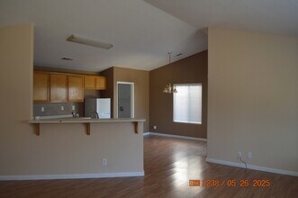 1536 Cardinal St in Los Banos, CA - Building Photo - Building Photo