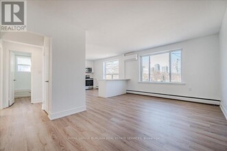 2160-2160 Ghent Ave in Burlington, ON - Building Photo - Building Photo